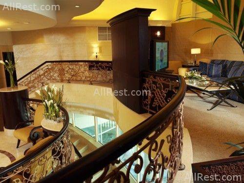 Al Murooj Rotana Suites 18
